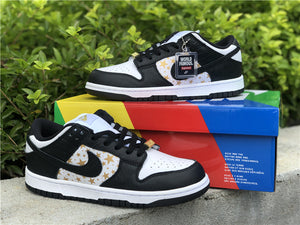 Nike SB Dunk Low Supreme - Black Stars