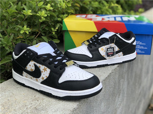 Nike SB Dunk Low Supreme - Black Stars