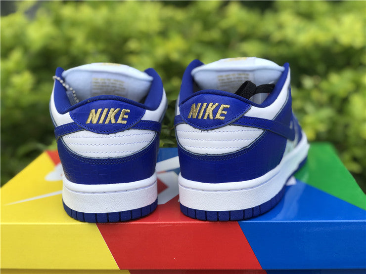 Nike SB Dunk Low Supreme - Blue Stars