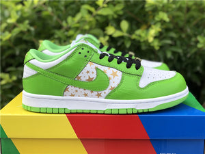 Nike SB Dunk Low Supreme - Lime Stars