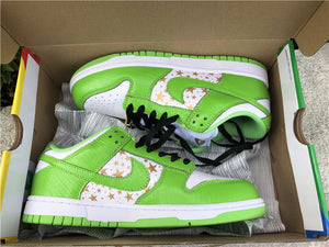 Nike SB Dunk Low Supreme - Lime Stars