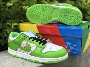 Nike SB Dunk Low Supreme - Lime Stars