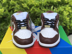 Nike SB Dunk Low Supreme - Maroon Stars