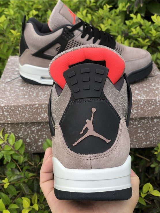 Jordan 4 - Taupe