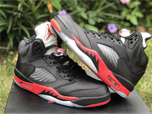 Jordan 5 - Satin Bred