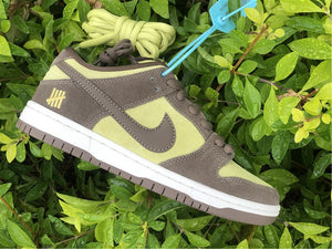 Nike SB Dunk Low - Undefeated