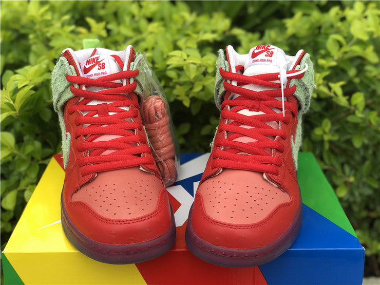 Nike SB Dunk High - Strawberry Cough