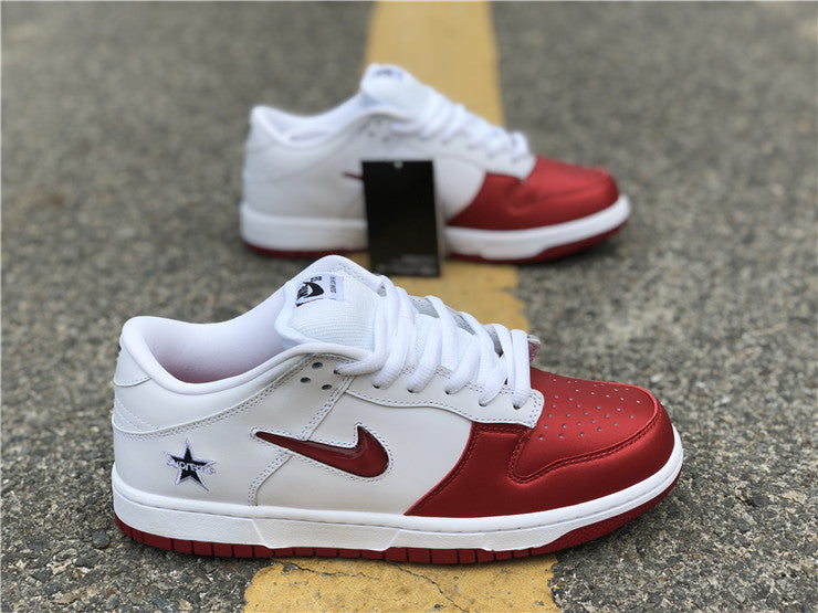 Nike SB Dunk Low - Supreme Red