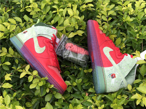 Nike SB Dunk High - Strawberry Cough