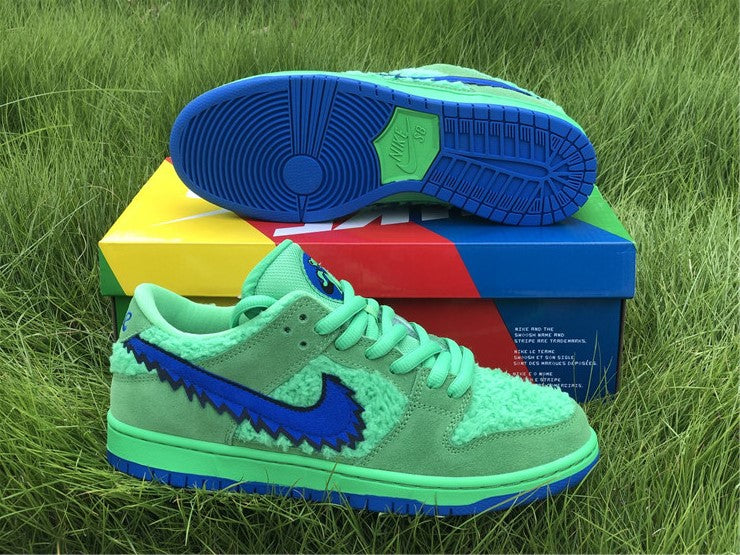 Nike SB Dunk Low - Dead Bears Green