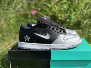 Nike SB Dunk Low - Supreme Silvers