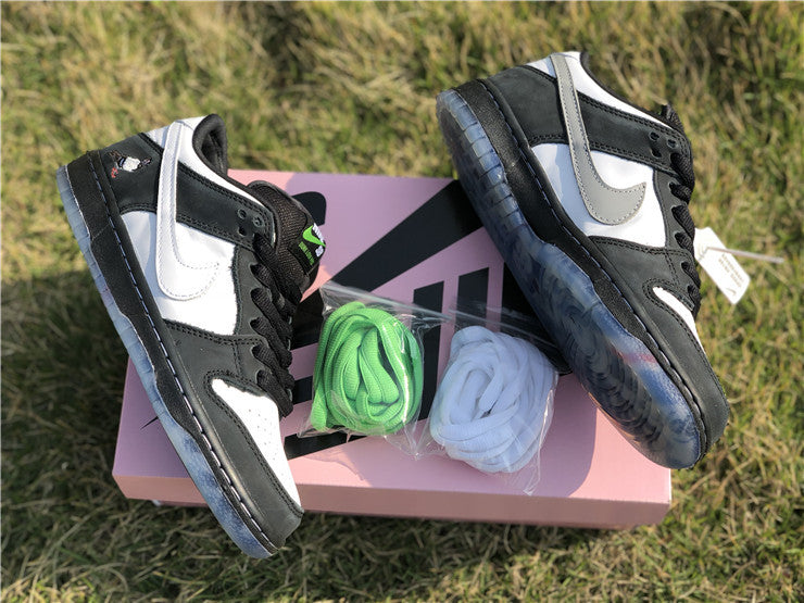 Nike SB Dunk Low - Staple Panda Pigeon