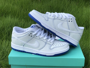 Nike SB Dunk Low - Platinum