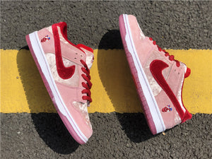 Nike SB Dunk Low - Strange Love