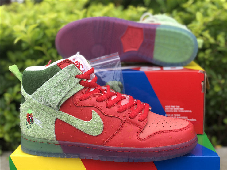 Nike SB Dunk High - Strawberry Cough