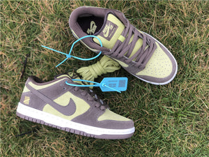 Nike SB Dunk Low - Undefeated