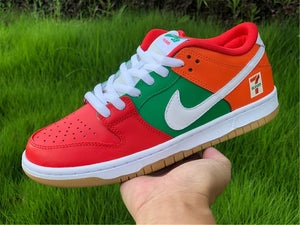 Nike SB Dunk Low - 7 Eleven