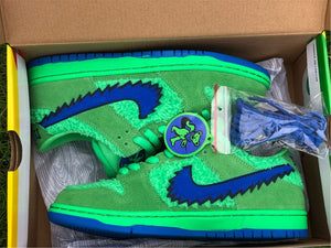 Nike SB Dunk Low - Dead Bears Green