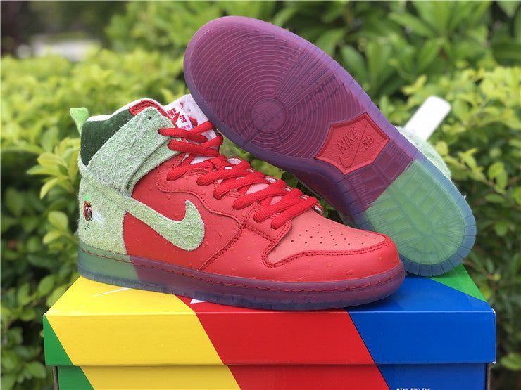 Nike SB Dunk High - Strawberry Cough