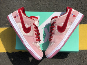 Nike SB Dunk Low - Strange Love