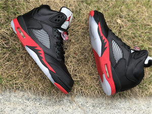 Jordan 5 - Satin Bred