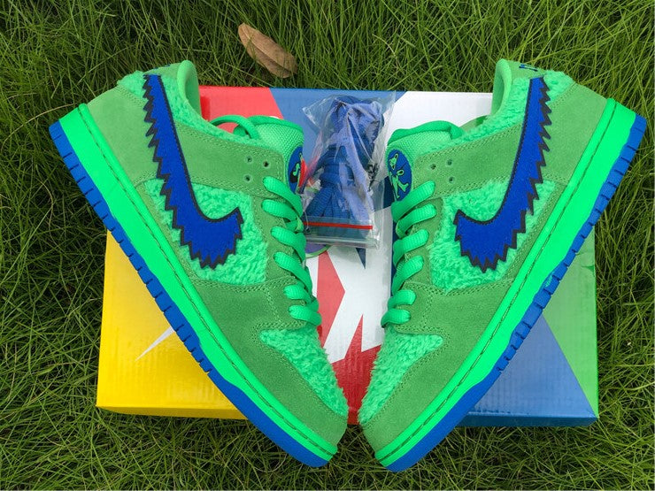 Nike SB Dunk Low - Dead Bears Green