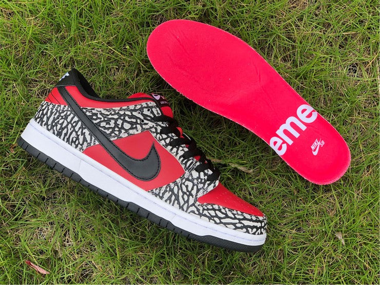 Nike SB Dunk Low - Supreme Elephant