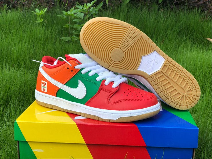 Nike SB Dunk Low - 7 Eleven