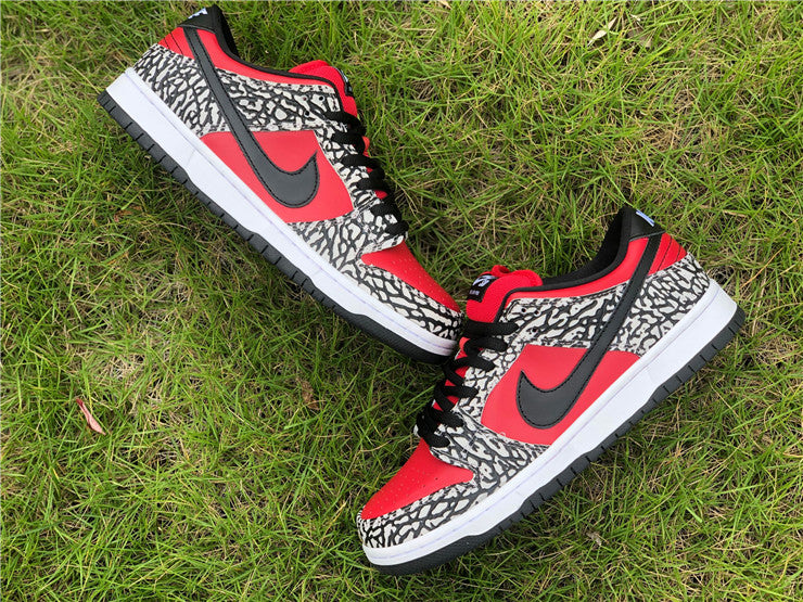 Nike SB Dunk Low - Supreme Elephant