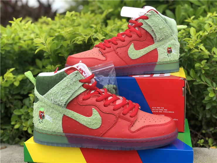 Nike SB Dunk High - Strawberry Cough