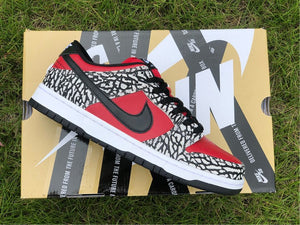 Nike SB Dunk Low - Supreme Elephant