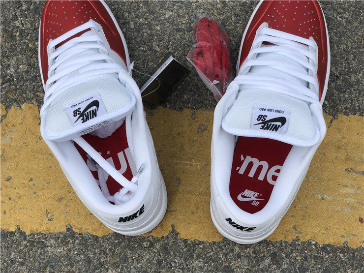 Nike SB Dunk Low - Supreme Red