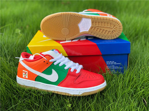 Nike SB Dunk Low - 7 Eleven