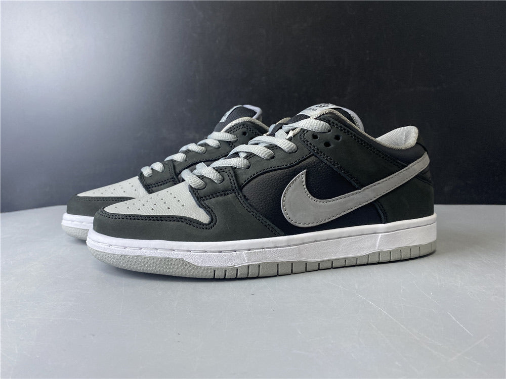 Nike SB Dunk Low - Smoke