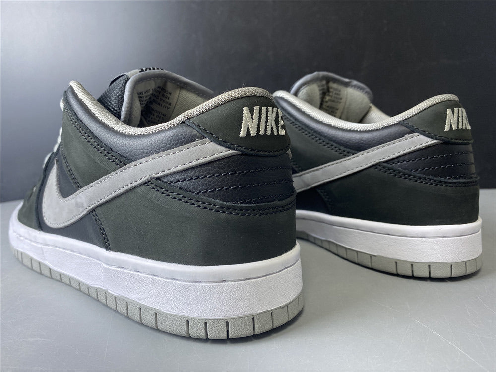 Nike SB Dunk Low - Smoke